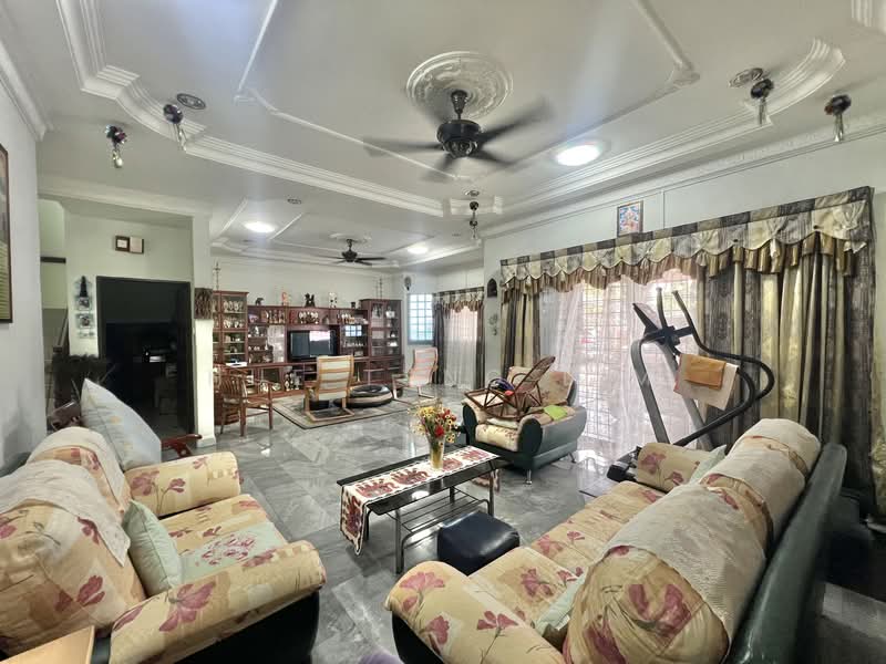 Bungalow for Sale in Tangkak (Johor) - Hue Tyng Lim - Living Room - PropertyGuru.com.my