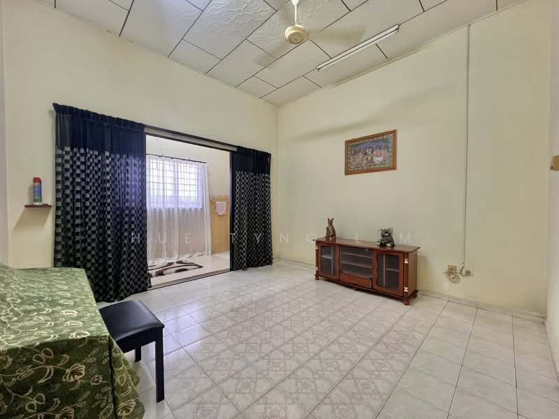 Bungalow for Sale in Tangkak (Johor) - Hue Tyng Lim - Living Room - PropertyGuru.com.my