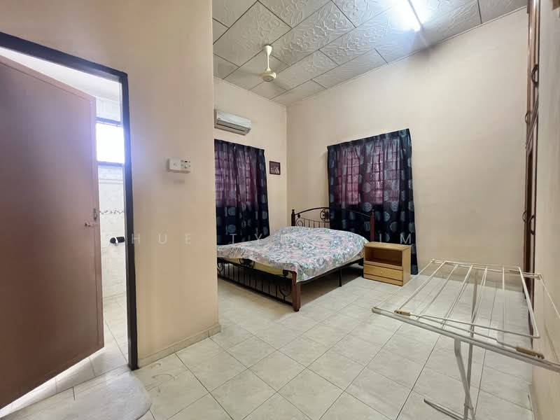 Bungalow for Sale in Tangkak (Johor) - Hue Tyng Lim - Bedroom - PropertyGuru.com.my