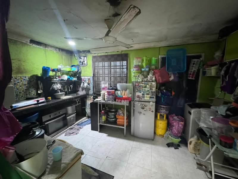 2-storey Terraced House for Sale in Taman Johor Jaya (Johor Bahru) - Yucong . - Kitchen - PropertyGuru.com.my