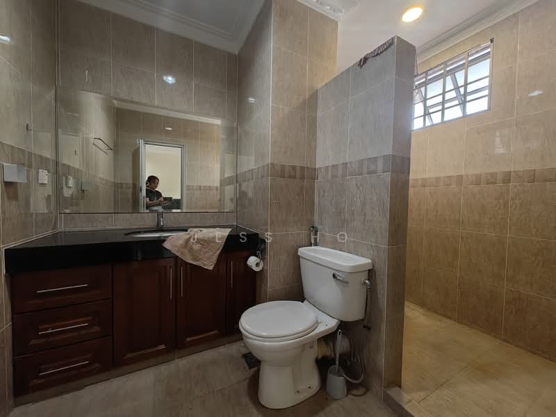 Terraced House for Rent in Bandar Kinrara Seksyen 5 (Bandar Kinrara) - Jess Ho - Bathroom - PropertyGuru.com.my