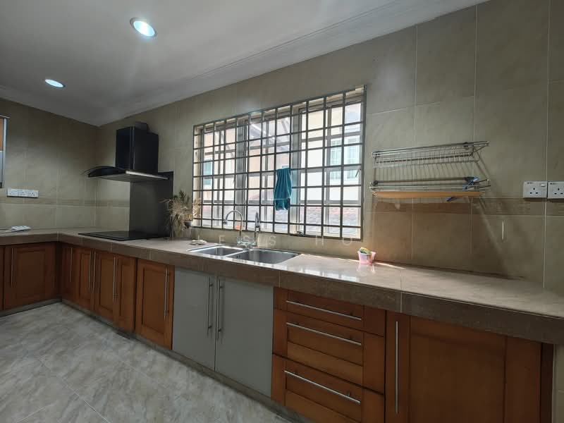 Terraced House for Rent in Bandar Kinrara Seksyen 5 (Bandar Kinrara) - Jess Ho - Kitchen - PropertyGuru.com.my
