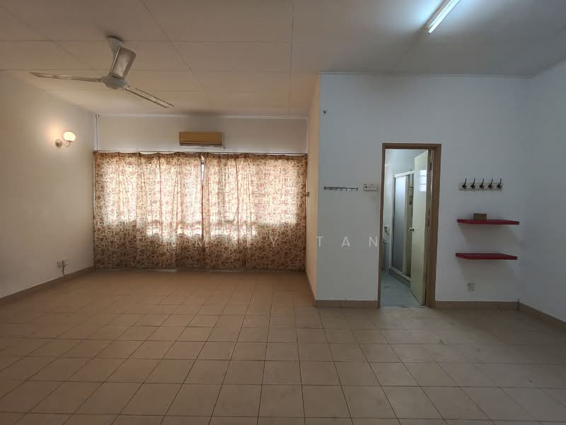 2-storey Terraced House for Rent in Petaling Jaya (Selangor) - Emily Tan - Living Room - PropertyGuru.com.my