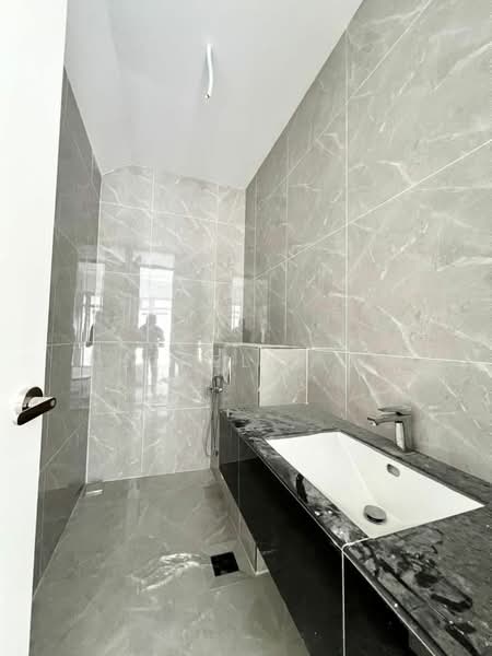 Semi-Detached House for Sale in Taman Ekoflora (Johor Bahru) - Michelle He - Bathroom - PropertyGuru.com.my