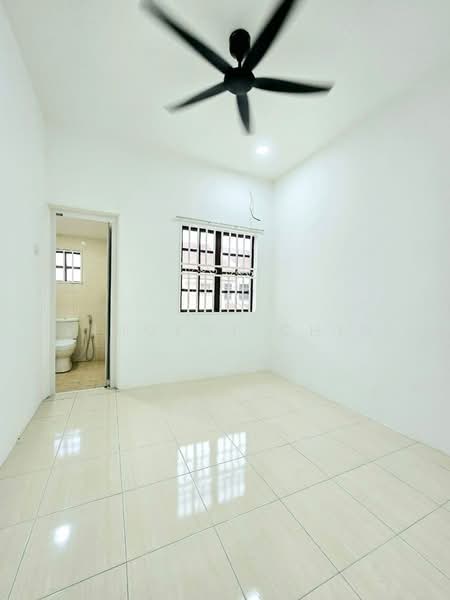 2-storey Terraced House for Sale in Bandar Baru Sri Klebang (Chemor) - Vincent Chin - Bathroom - PropertyGuru.com.my