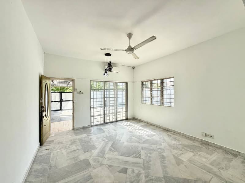 1.5-storey Terraced House for Sale in Bandar Bukit Raja (Klang) - Akramin Firdaus Bin Mokhtar - Living Room - PropertyGuru.com.my