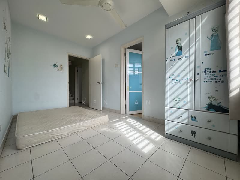 2.5-storey Terraced House for Sale in Seri Kembangan (Selangor) - KEN TAN - Bedroom - PropertyGuru.com.my