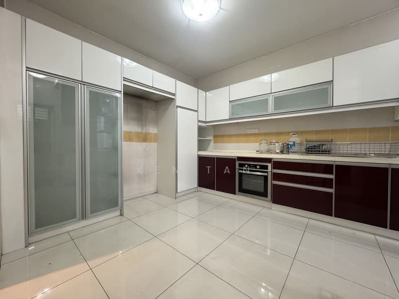 2.5-storey Terraced House for Sale in Seri Kembangan (Selangor) - KEN TAN - Kitchen - PropertyGuru.com.my