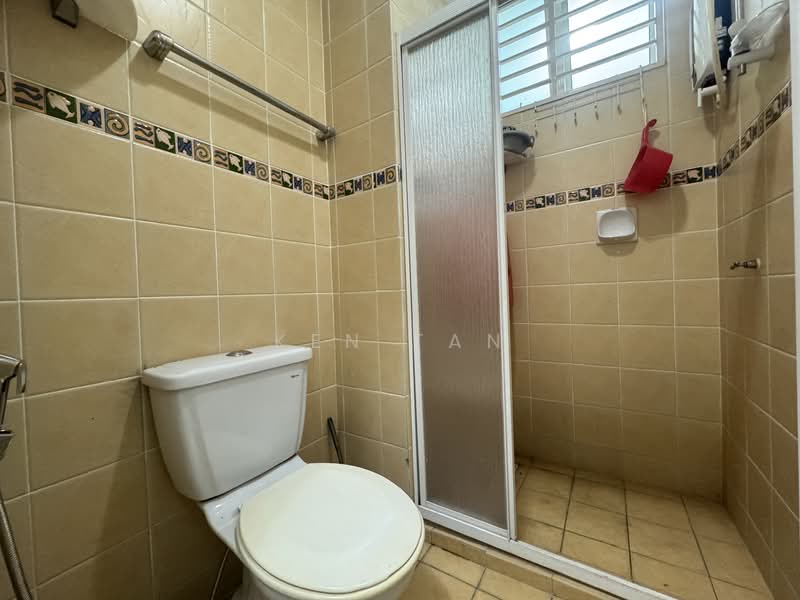 2.5-storey Terraced House for Sale in Seri Kembangan (Selangor) - KEN TAN - Bathroom - PropertyGuru.com.my