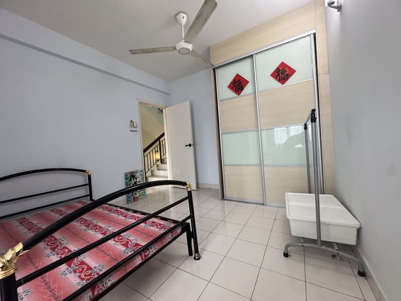 2.5-storey Terraced House for Sale in Seri Kembangan (Selangor) - KEN TAN - Bedroom - PropertyGuru.com.my