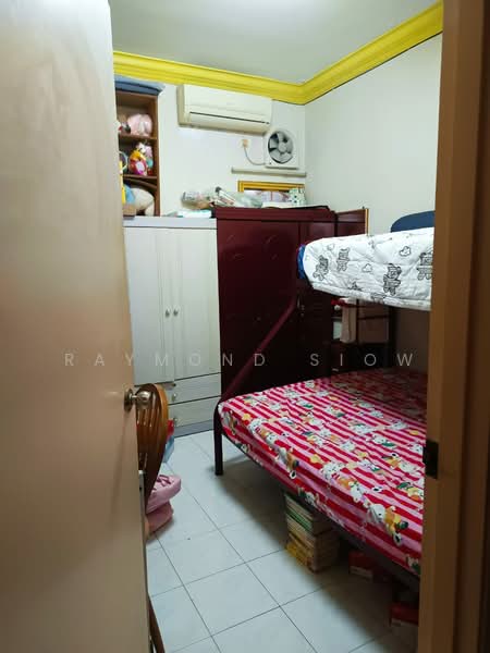 Rumah Bandar untuk Dijual di Taman Saga (Ampang) - Raymond Siow - Bedroom - PropertyGuru.com.my