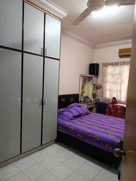 Rumah Bandar untuk Dijual di Taman Saga (Ampang) - Raymond Siow - Bedroom - PropertyGuru.com.my