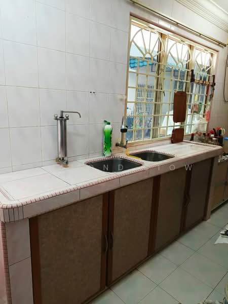 Rumah Bandar untuk Dijual di Taman Saga (Ampang) - Raymond Siow - Kitchen - PropertyGuru.com.my