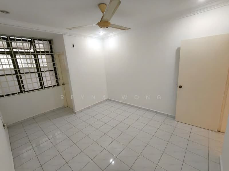 2-storey Terraced House for Sale in Taman Desa Cemerlang (Ulu Tiram) - Reyna Wong - Interior - PropertyGuru.com.my