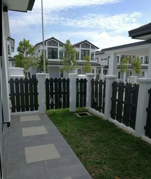 Semi-Detached House for Sale in Eco Majestic (Semenyih) - Jane Tee - Exterior - PropertyGuru.com.my