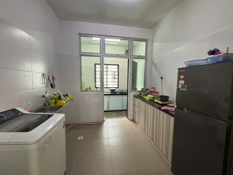 2-storey Terraced House for Sale in Mutiara Rini (Skudai) - Tok CJ - Kitchen - PropertyGuru.com.my