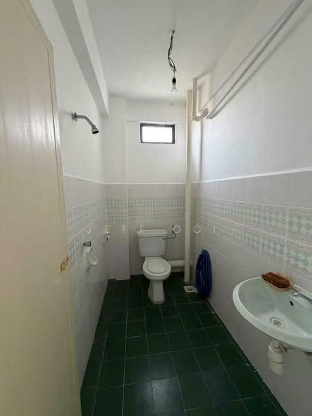 Apartment for Sale at Golf View - Jeff Ooi - Bathroom - PropertyGuru.com.my