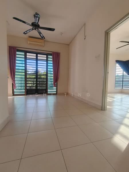 2-storey Terraced House for Sale in Taman Mount Austin (Tebrau) - Shi Ting - Living Room - PropertyGuru.com.my