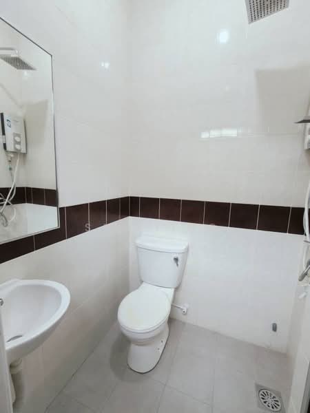 2-storey Terraced House for Sale in Taman Mount Austin (Tebrau) - Shi Ting - Bathroom - PropertyGuru.com.my