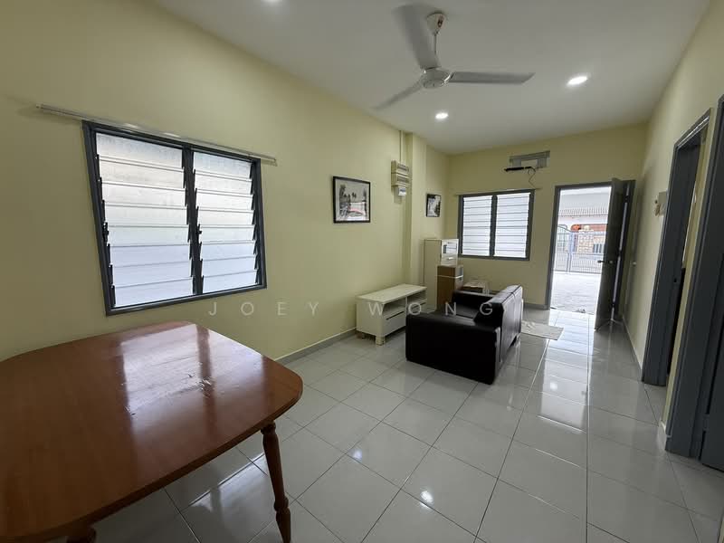 1-storey Terraced House for Rent in Petaling Jaya (Selangor) - Joey Wong - Living Room - PropertyGuru.com.my