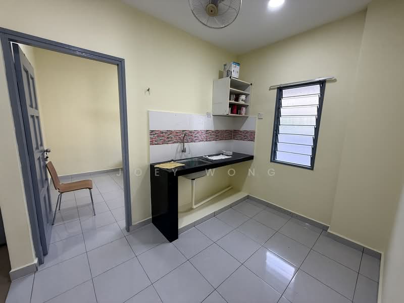 1-storey Terraced House for Rent in Petaling Jaya (Selangor) - Joey Wong - Kitchen - PropertyGuru.com.my