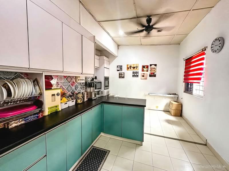 Taman Sri Kenari untuk Untuk Dijual - RM 489,800, Mac 2026 - Kitchen - PropertyGuru.com.my