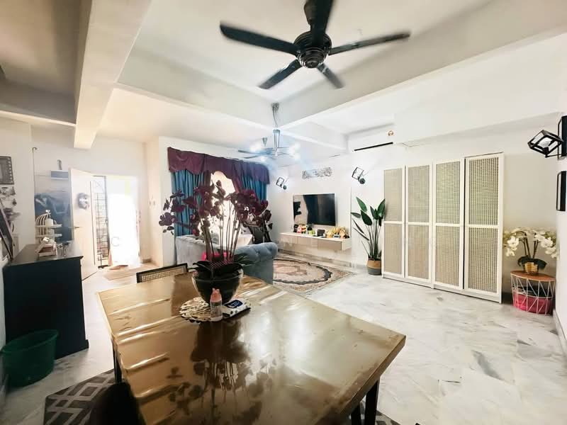 Taman Sri Kenari untuk Untuk Dijual - RM 489,800, Mac 2026 - Living Room - PropertyGuru.com.my