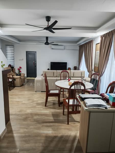 2-storey Terraced House for Sale in Bandar Kinrara Seksyen 1 (Bandar Kinrara) - Yannick Ng - Living Room - PropertyGuru.com.my
