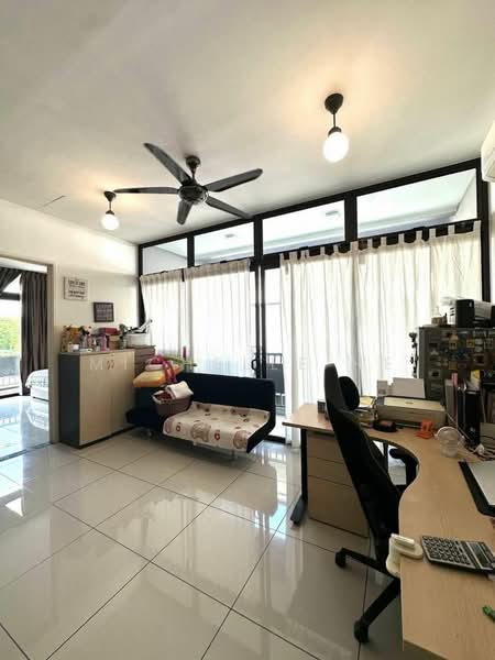 Cluster House for Sale in Taman Mount Austin (Tebrau) - Michelle He - Living Room - PropertyGuru.com.my