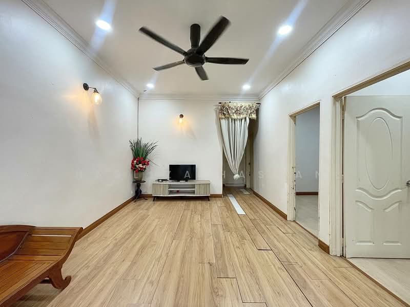 Semi-Detached House for Sale in Taman Seri Baiduri (Shah Alam) - Hasliza Hassan - Living Room - PropertyGuru.com.my