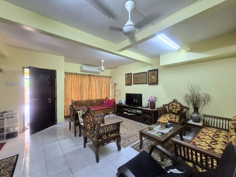 Terraced House for Sale in Klang (Selangor) - Shahrul Nizam - Living Room - PropertyGuru.com.my