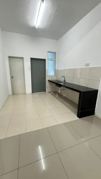 Terraced House for Rent in Bandar Mahkota Banting (Tanjong Duabelas) - Hamizah . - Kitchen - PropertyGuru.com.my