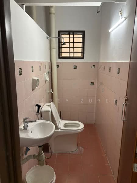 Apartment for Sale at Pangsapuri Orkid - Jeffrey Zuree - Bathroom - PropertyGuru.com.my