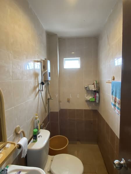Taman Puncak Jalil untuk Untuk Disewa - RM 1,800 /bulan, Mac 2026 - Bathroom - PropertyGuru.com.my