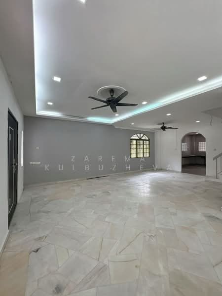 2-storey Terraced House for Sale in Taman Sentosa (Klang) - Zarema Kulbuzheva - Living Room - PropertyGuru.com.my