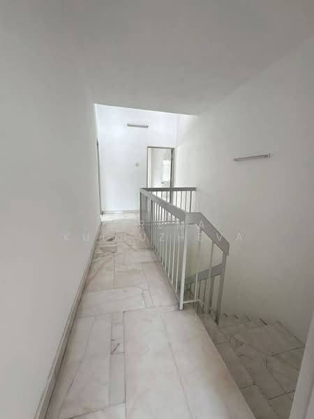 2-storey Terraced House for Sale in Taman Sentosa (Klang) - Zarema Kulbuzheva - Corridor - PropertyGuru.com.my
