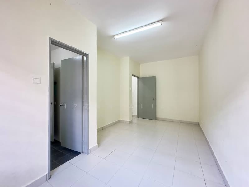 For Sale - Below MV Double Storey Terrace Aman Putri Seksyen U17 Shah Alam