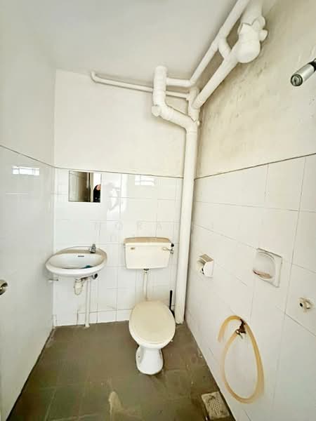 Flat for Sale at Pangsapuri Seroja - Noraini Dahan - Bathroom - PropertyGuru.com.my