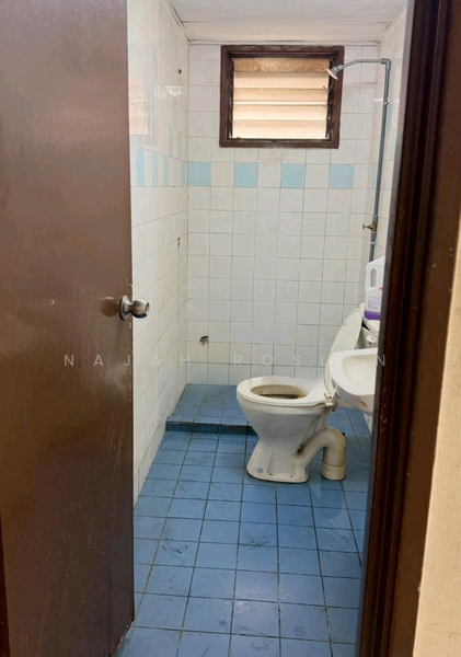 Pangsapuri Perdana untuk Untuk Disewa - RM 1,300 /bulan, Mac 2026 - Bathroom - PropertyGuru.com.my
