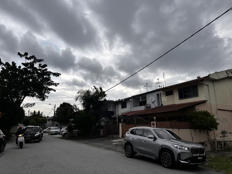 2-storey Terraced House for Sale in Damansara Kim (Petaling Jaya) - Sue Ann Low - Exterior - PropertyGuru.com.my