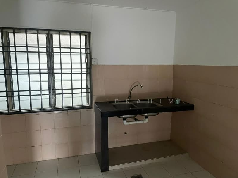 2-storey Terraced House for Sale in Taman Tasik Puchong (Puchong) - Azli Ibrahim - Kitchen - PropertyGuru.com.my