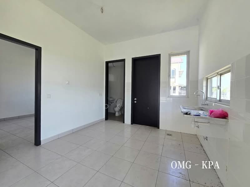 2-storey Terraced House for Sale in Bukit Raja Selatan (Kapar) - Loke . - Kitchen - PropertyGuru.com.my