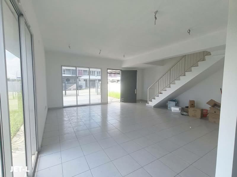 2-storey Terraced House for Sale in Bukit Raja Selatan (Kapar) - Loke . - Living Room - PropertyGuru.com.my