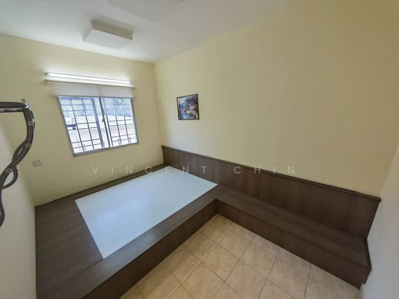 Pangsapuri untuk Dijual di Permai Lake View Apartment - Vincent Chin - Bedroom - PropertyGuru.com.my