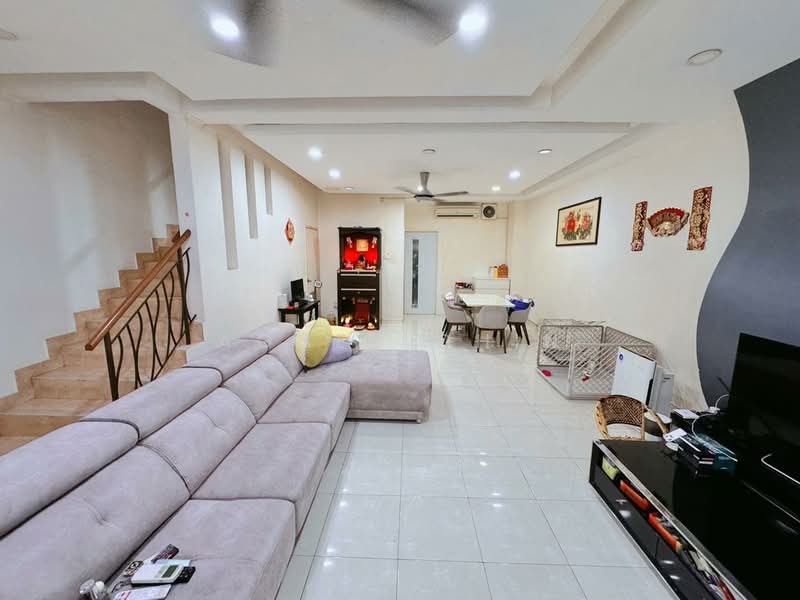 2-storey Terraced House for Sale in Johor Bahru (Johor) - Agnes Chin - Living Room - PropertyGuru.com.my