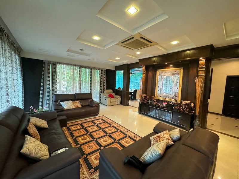 2-storey Terraced House for Sale in Bukit Antarabangsa (Ulu Kelang) - Azli Ibrahim - Living Room - PropertyGuru.com.my