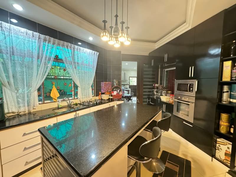 2-storey Terraced House for Sale in Bukit Antarabangsa (Ulu Kelang) - Azli Ibrahim - Kitchen - PropertyGuru.com.my