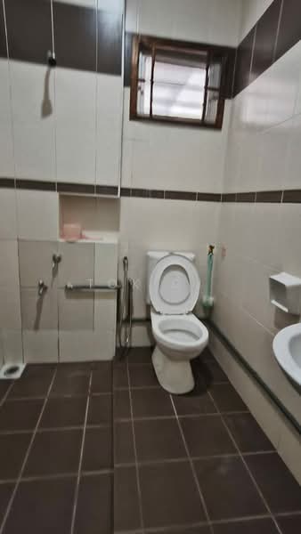 2-storey Terraced House for Rent in Taman Nusa Idaman (Iskandar Puteri (Nusajaya)) - Tok CJ - Bathroom - PropertyGuru.com.my