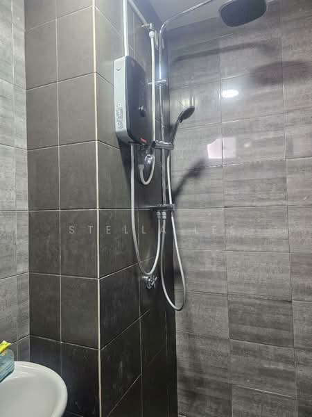 Service Residence for Sale at Symphony Tower (Menara Simfoni) - Stella Lee - Bathroom - PropertyGuru.com.my