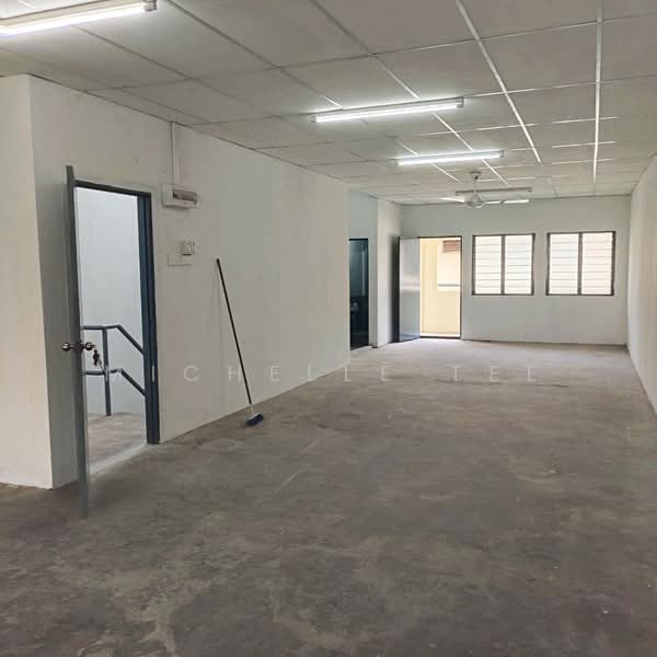 Shop / Office for Rent in Taman Perindustrian Pulau Indah (Klang) - Michelle Tee - Interior - PropertyGuru.com.my